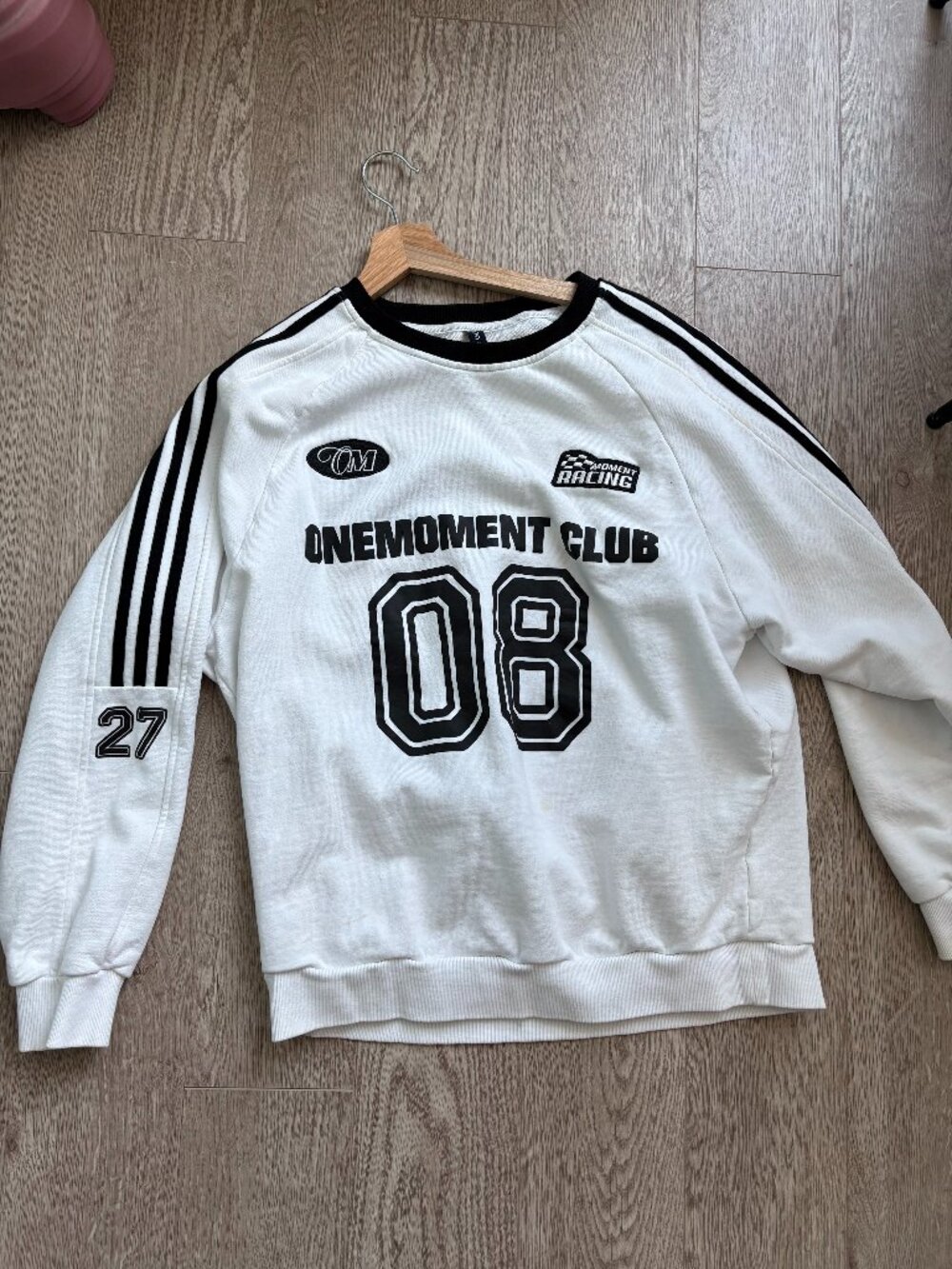 GRAPHIC SWEATSHIRT